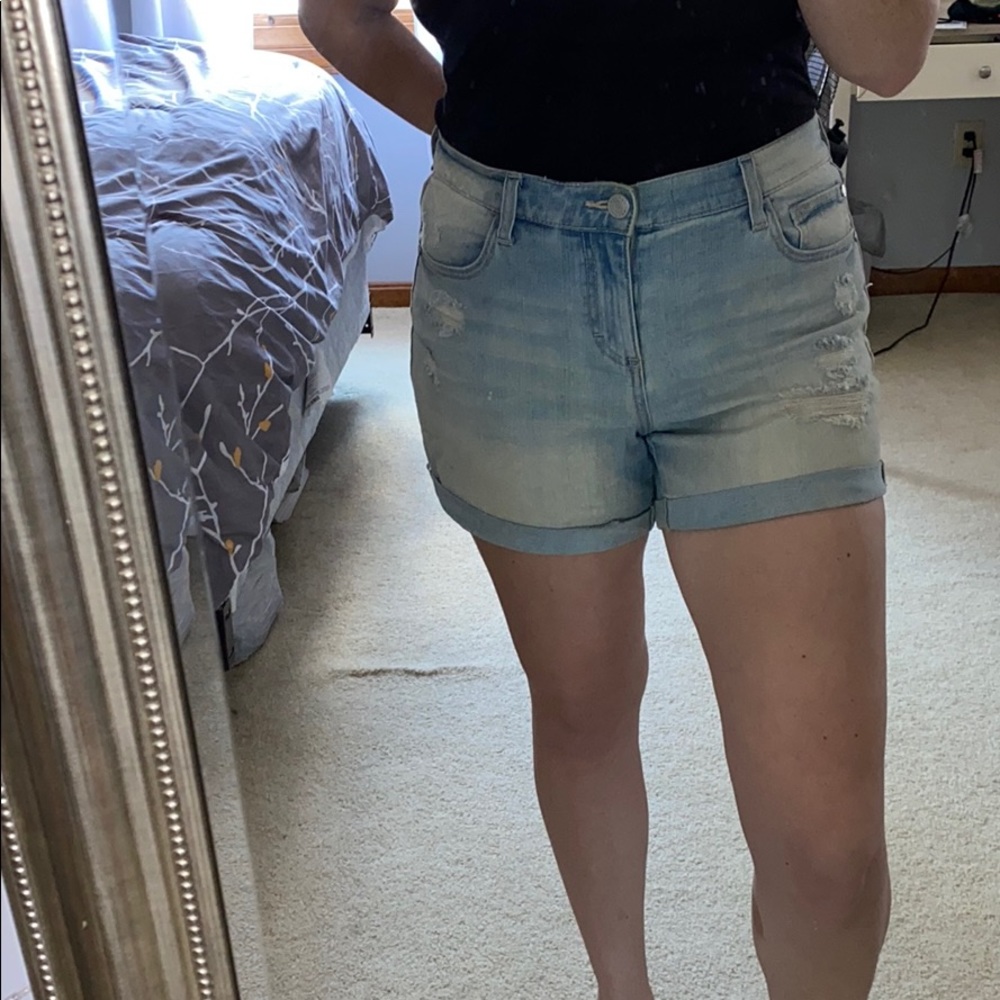 Cuffed denim shorts